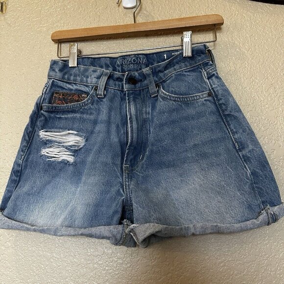 Arizona Jeans Co Womens Jean Shorts Size 1 Patch Pocket Highest Rise Roll/fray - Picture 1 of 9